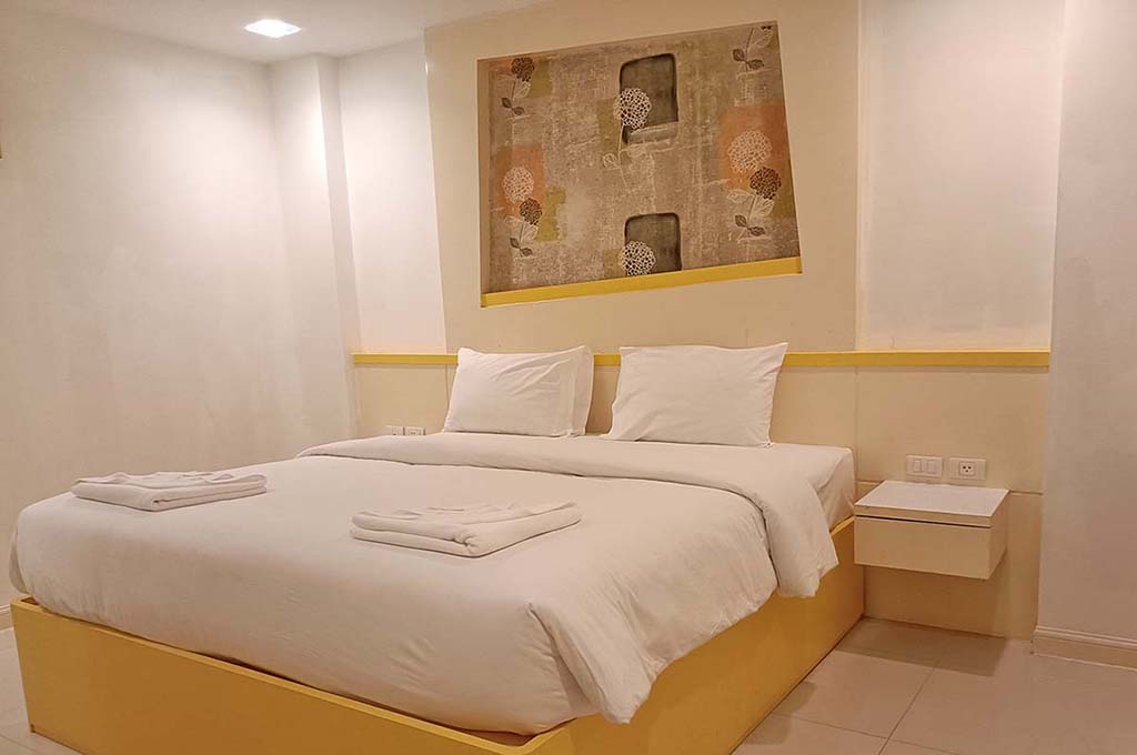 Patong Platinum Hotel in Patong Beach Phuket :  Standard Room  (No Window)